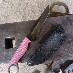 Pink tanto